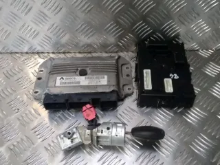 Calculateur Moteur - RENAULT CLIO 3 PHASE 1 - 13210501140639