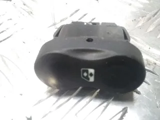 Commande lève-glace avant droit - DACIA SANDERO 1 - 52710801139269
