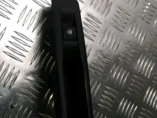 Commande lève-glace de porte arrière gauche - RENAULT LAGUNA 3 PHASE 1 - 52722101139409