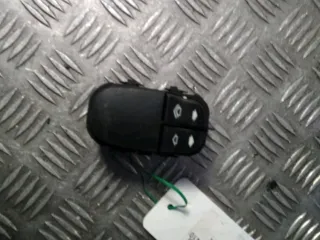 Commande lève-glace porte avant gauche - FORD FOCUS 1 COUPE - 52714201128410