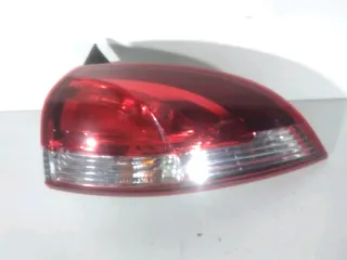 Feu arrière droit - RENAULT CLIO 4 ESTATE PHASE 2 - 80900801153625