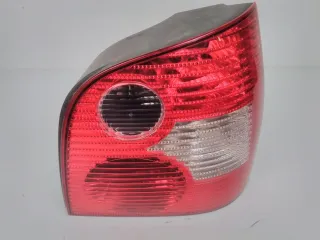 Feu arrière droit - VOLKSWAGEN POLO 4 PHASE 1 - 80900801122397