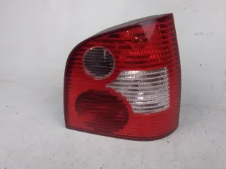 Feu arrière droit - VOLKSWAGEN POLO 4 PHASE 1 - 80900801124775