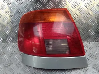 Feu arrière gauche - AUDI A4 1 8D PHASE 1 - 80900901125705