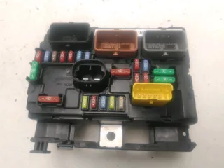 Platine fusible avant / Boitier de servitude / BSM - CITROEN C3 2 PHASE 2 - 16530203155248