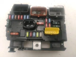 Platine fusible avant / Boitier de servitude / BSM - CITROEN C3 PICASSO PHASE 1 - 16530203156498