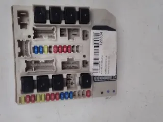 Platine fusible avant / Boitier de servitude / BSM - NISSAN MICRA 3 PHASE 1 - 16530203122334