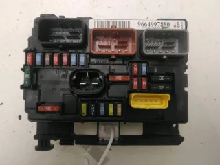 Platine fusible avant / Boitier de servitude / BSM - PEUGEOT PARTNER 2 PHASE 1 - 16530203153060