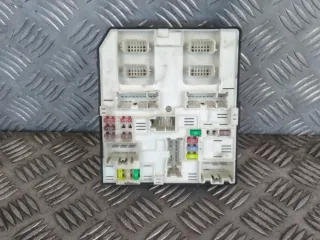 Platine fusible avant / Boitier de servitude / BSM - RENAULT MASTER 3 L2H2 PHASE 3 - 16530203148251