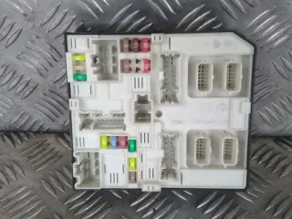 Platine fusible avant / Boitier de servitude / BSM - RENAULT MASTER 3 PHASE 2 - 16530203154774