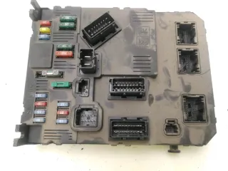 Platine fusible habitacle / Boitier de servitude /BSI - CITROEN BERLINGO 1 PHASE 2 - 16530201151343