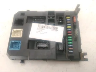 Platine fusible habitacle / Boitier de servitude /BSI - CITROEN C3 1 PHASE 2 - 16530201153397