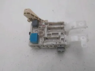 Platine fusible habitacle / Boitier de servitude /BSI - TOYOTA YARIS 2 PHASE 1 - 16530201155236