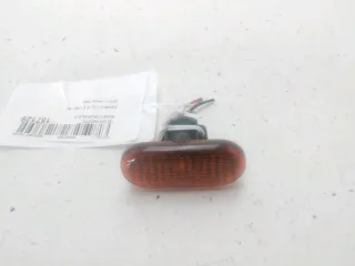 Répétiteur d'aile avant gauche - RENAULT CLIO 2 PHASE 1 - 80802401157129