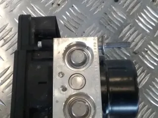 Unite Hydraulique Abs - TOYOTA YARIS 3 PHASE 3 - 33330401138728